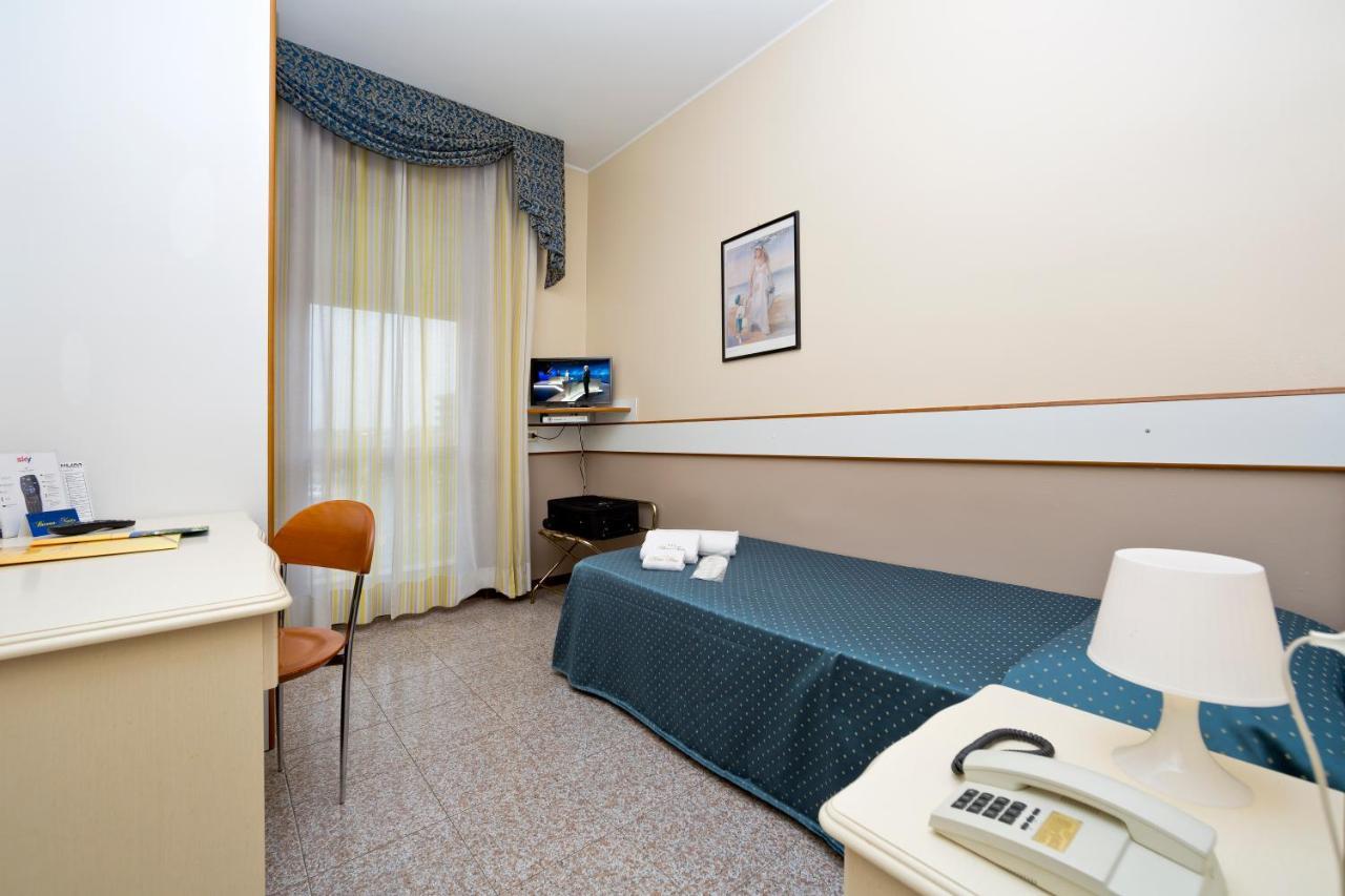 Hotel Faro Montichiari Eksteriør billede