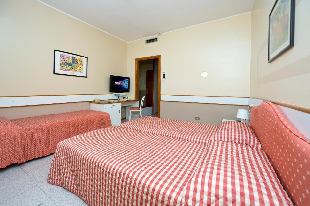 Hotel Faro Montichiari Eksteriør billede