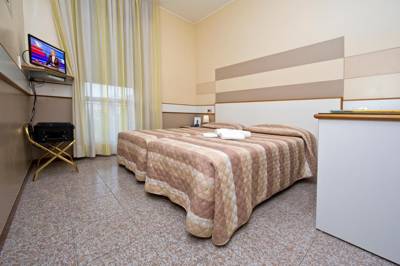 Hotel Faro Montichiari Eksteriør billede